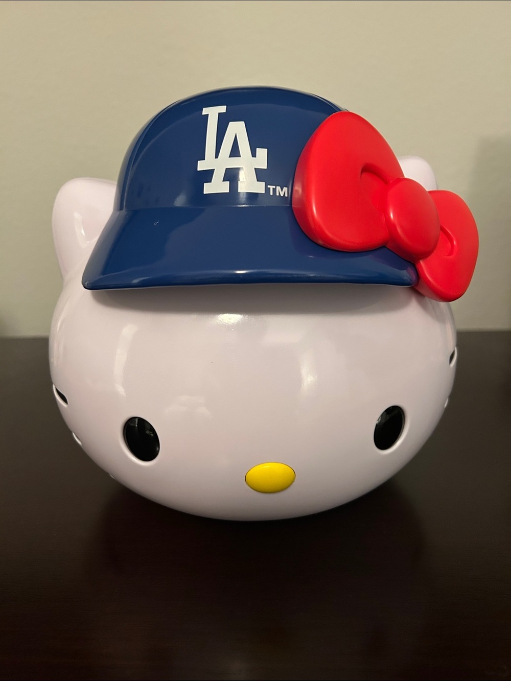 💕🌟Hello Kitty Dodgers popcorn bucket🍿 💕